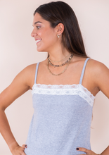 Cargar imagen en el visor de la galería, Pijama de algodón gris con puntilla