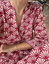 Cargar imagen en el visor de la galería, Túnica abanicos roja de mujer

