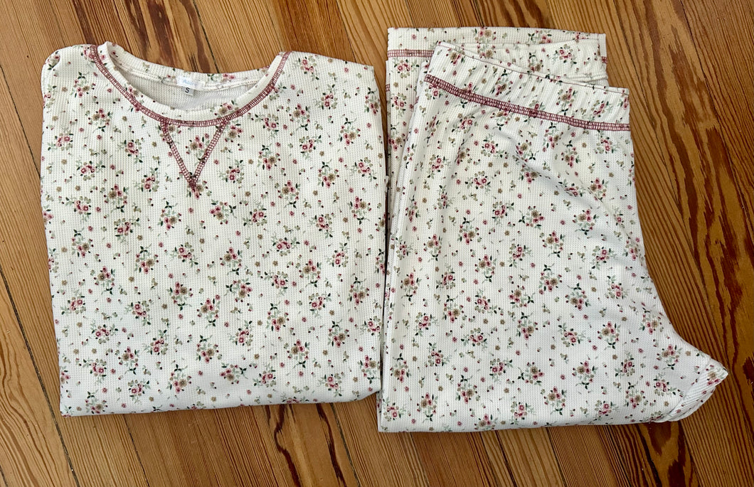Pijama nido floreado mujer
