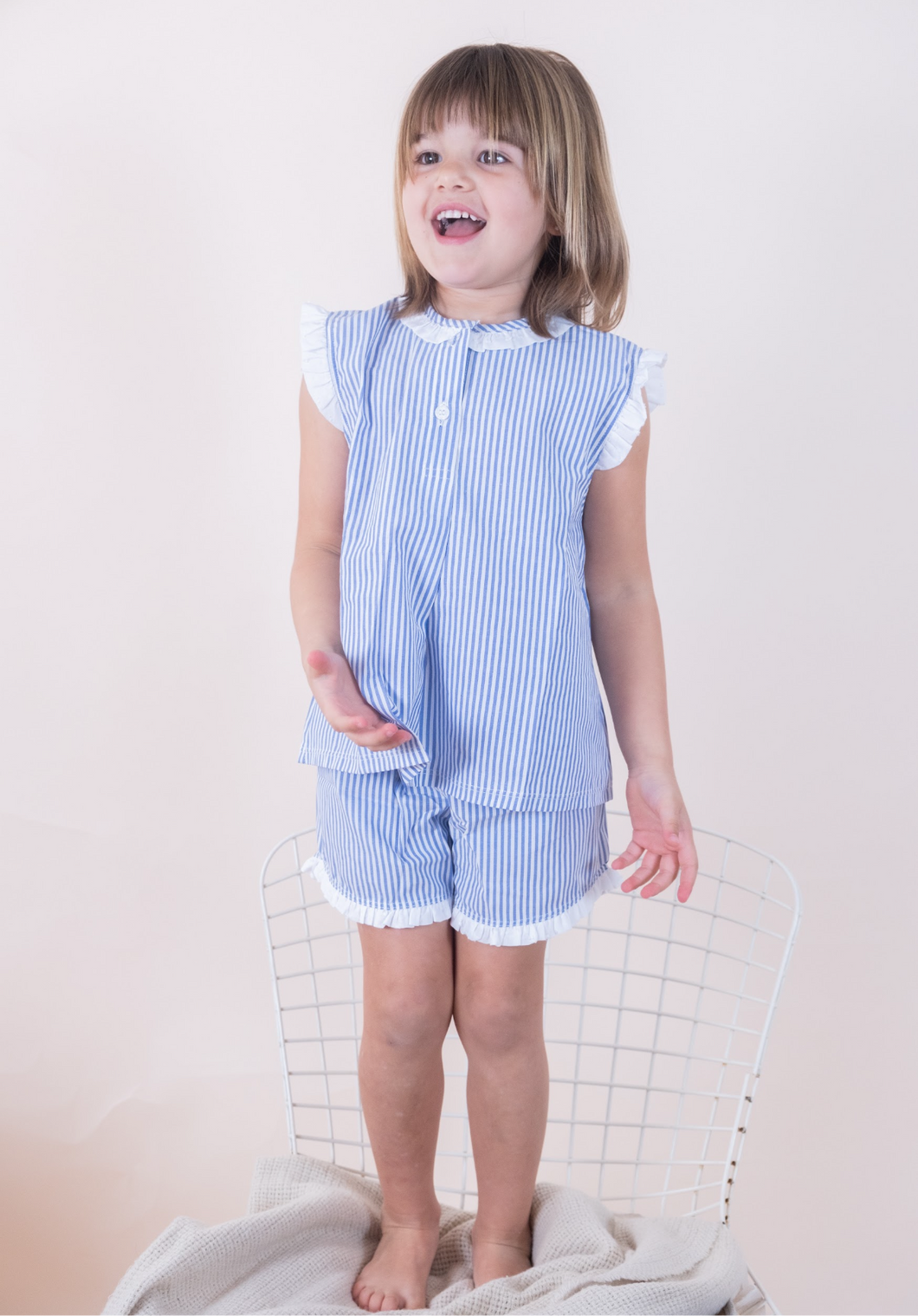 Pijama lagos azul rayado de niña