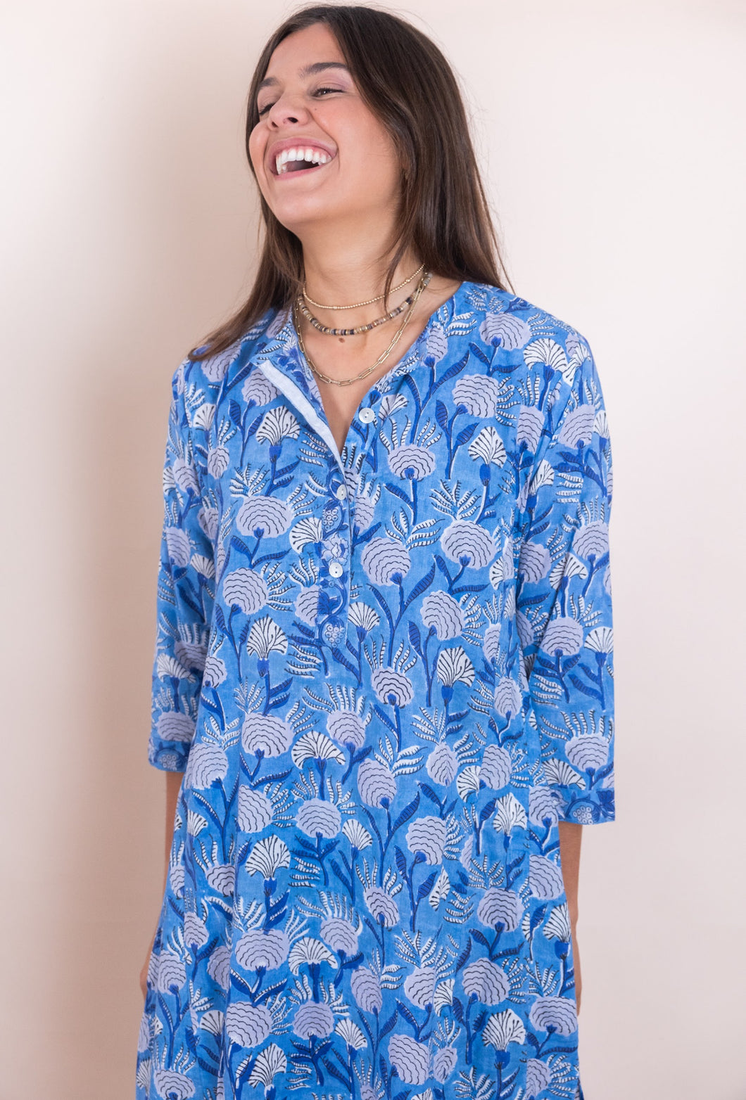 Túnica floreada celeste de mujer