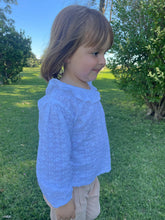 Cargar imagen en el visor de la galería, Camisa broderie de niña
