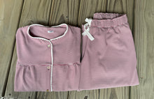 Cargar imagen en el visor de la galería, Pijama classic rallado rojo de mujer
