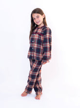 Cargar imagen en el visor de la galería, Pijama viyela beige y roja de niña

