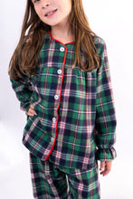 Cargar imagen en el visor de la galería, Pijama de viyela verde y roja de niña
