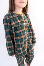 Cargar imagen en el visor de la galería, Pijama viyela verde y beige de niña
